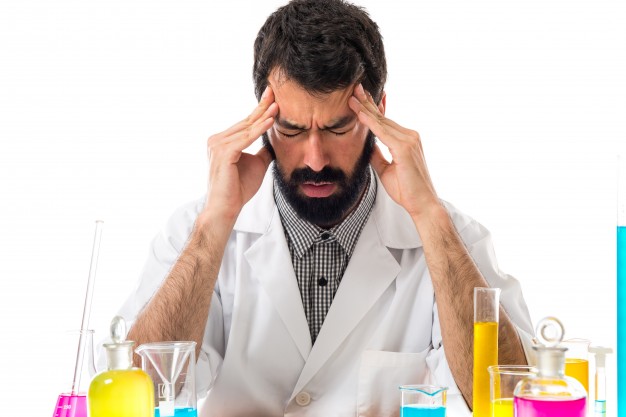 frustrated-scientist-man_1368-4724