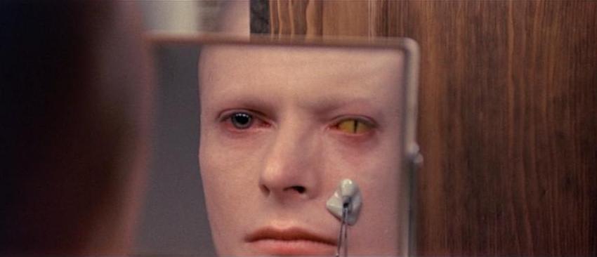 Man+Who+Fell+to+Earth+Mirror+21